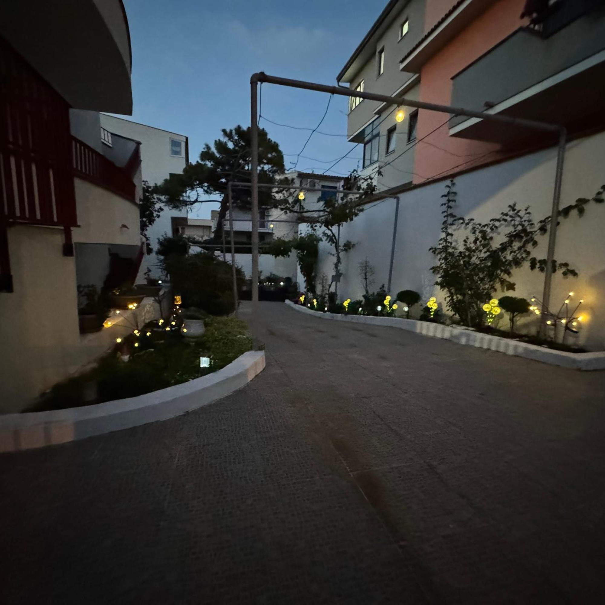 La Casa Di Wioletta Lägenhet Barcellona-Pozzo di Gotto Exteriör bild